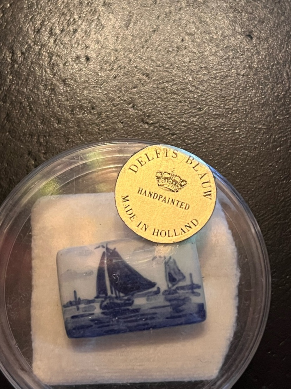 Vintage Ceramic Pin Blue and White Sailboat Delft Holland - Picture 3 of 4